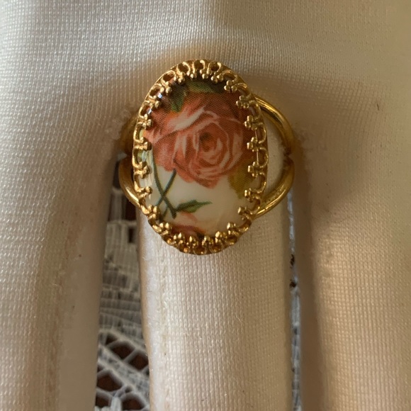 Ring Rose porcelain - Picture 9 of 12